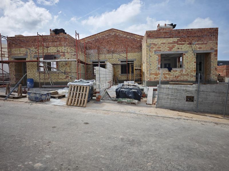 Foto de7adc73-4a61-4641-826f-1078b80af7c2. Casa aparellada amb aparcament piscina a Coín