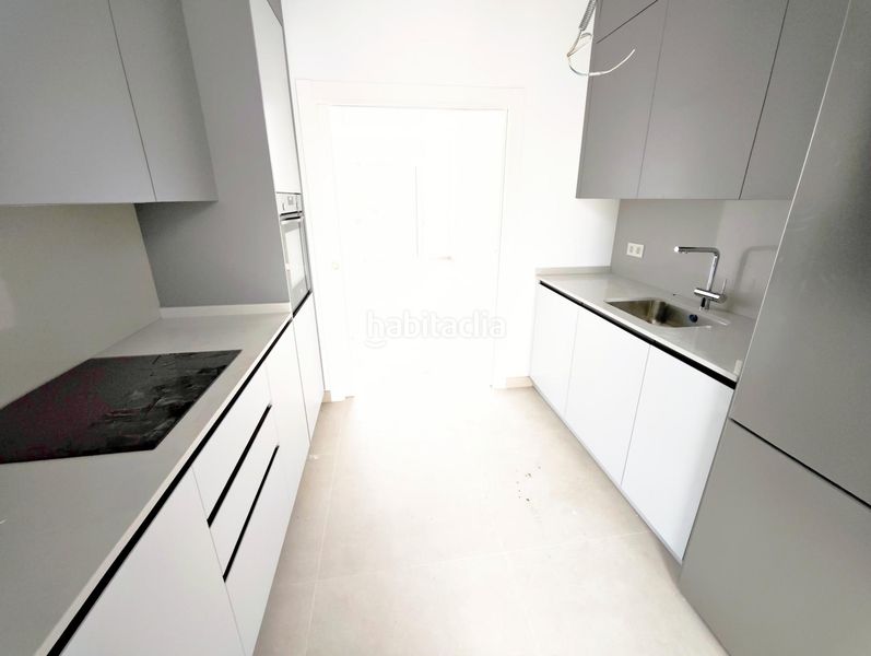 Foto f3e02996-e3c7-4d1f-8e28-d7a072ca8e67. Casa aparellada amb aparcament piscina a Coín