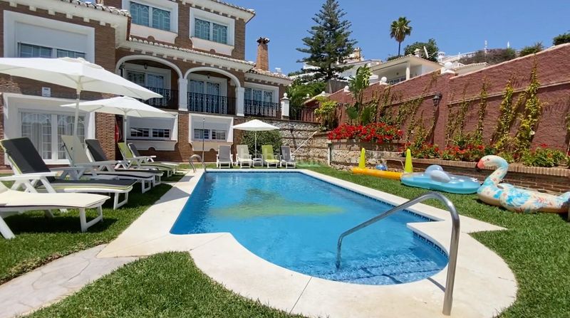 Foto 0e0726bb-ce7c-4122-a873-76d8ecc832e2. Xalet amb aparcament piscina a Torremuelle Benalmádena