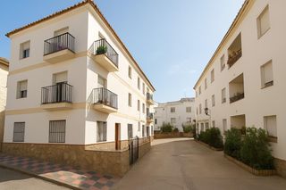 Gebäude  Calle rafael alberti. Edificio con posibilidades reales de rentabilidad  tu inversión