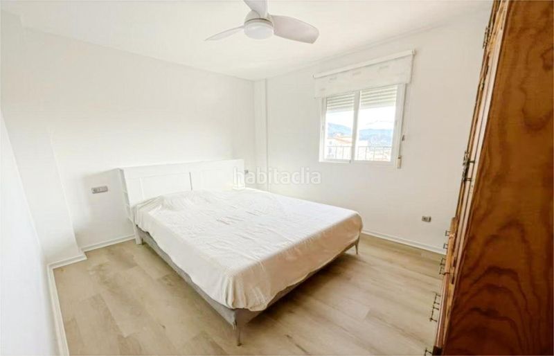 Foto d5425248-210a-40b4-8855-42543b1ef5ac. Edificio in Centro Salobreña