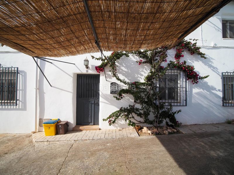 Foto f7e0efb2-bd9a-489b-a30d-f2a545d6016e. Casa a Moraleda de Zafayona