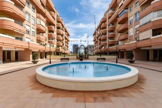 Apartament a Calle del jalón 31. Piso 3 habitaciones parque litoral, garaje y trastero incluido