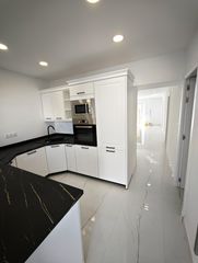 Duplex  Avenida ,20. Piso de cuatro dormitorios renovado en alhaurín el grande