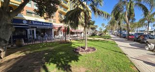 Local Comercial a Calle antonio navajas ruiz 2. Tu próximo gran éxito frente al mar local listo para brillar en