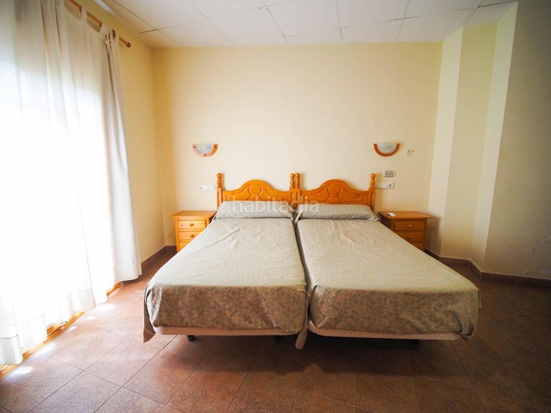 Foto ee4cbd67-18ac-4184-9ce4-9ae59e8c011f. Edificio gran oportunidad hostal en el centro en Pizarra