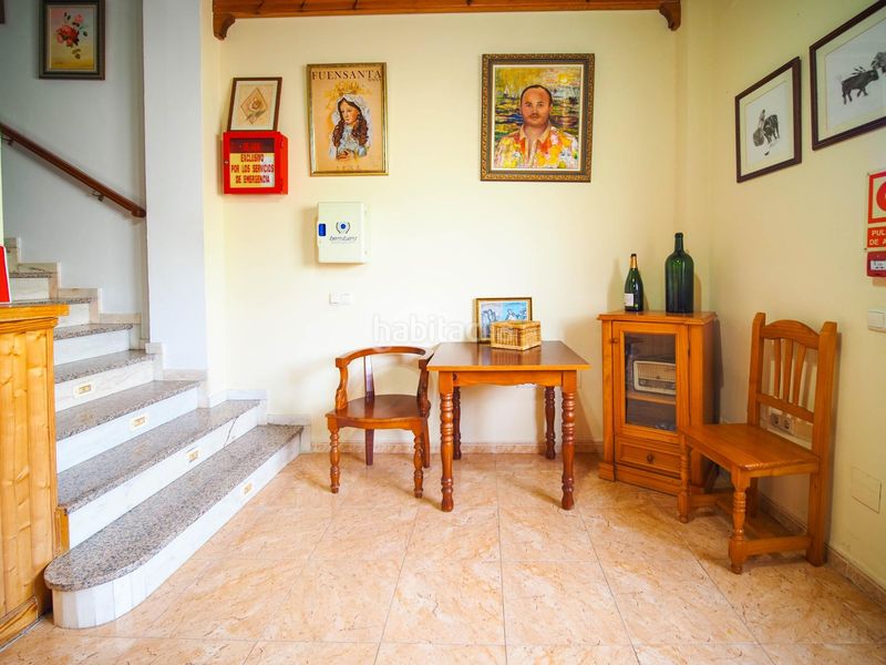 Foto fcf9cd8a-ddb2-43b6-9773-d1b6b9fdfc39. Edificio gran oportunidad hostal en el centro en Pizarra