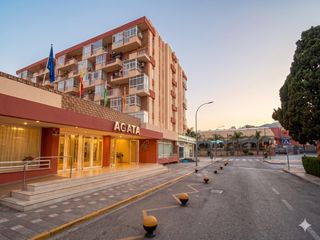 Piso  Avenida gamonal 2. Estudio reformado con piscina en el corazón de benalmádena costa