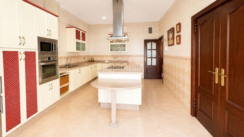 Foto 9525ff94-d7fa-4597-a369-8c08f9063908. Casa con parcheggio in Colmenar