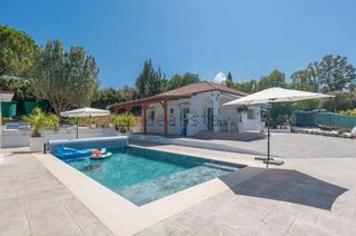 Chalet  Avenida la bolina. Impresionante chalet recién reformado en cártama