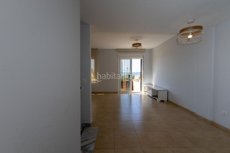 Foto 2d85c3be-07fb-45c7-a484-758b7908bf85. Casa adossada a calle zagra 2 a Benajarafe