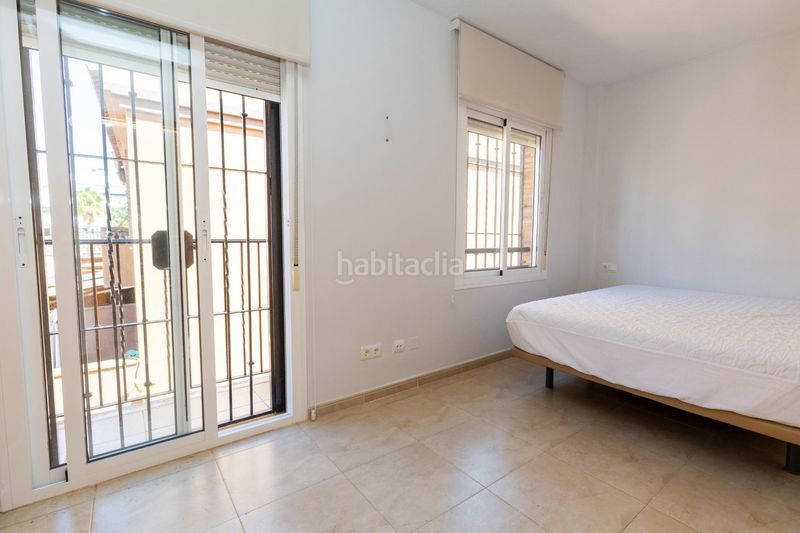 Foto c6e3575e-e63d-4f12-962c-dbc90457d6ff. Casa adossada a calle zagra 2 a Benajarafe