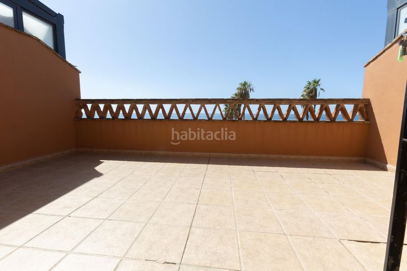 Foto ebf5b4c3-16b9-46c9-956e-df4a1d272f30. Casa adossada a calle zagra 2 a Benajarafe
