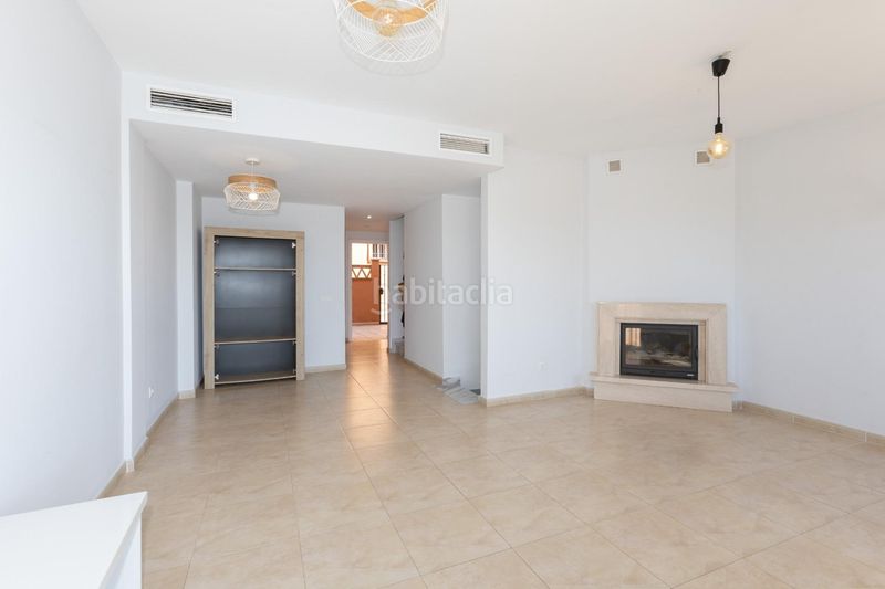 Foto ff4541de-1caa-4e04-a143-ed2939bb3e97. Casa adossada a calle zagra 2 a Benajarafe