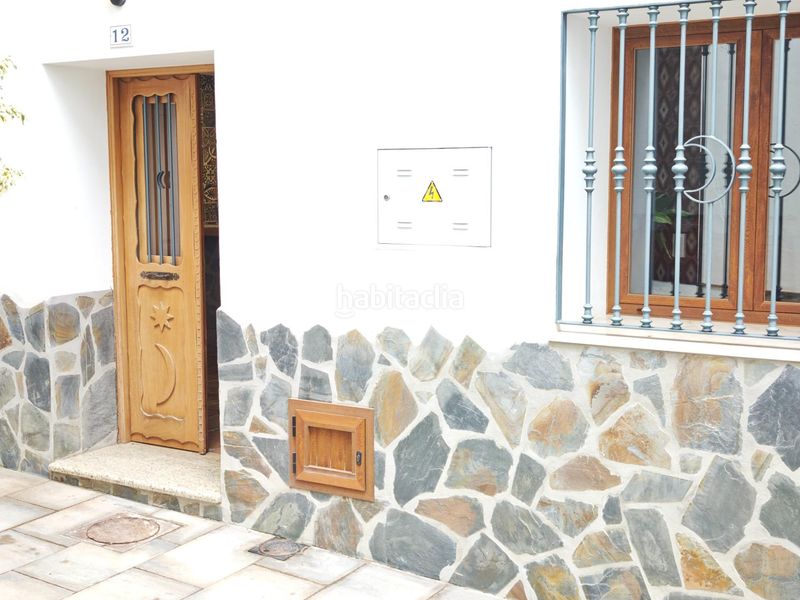 Foto 0305d89a-9205-445e-8412-ca5c67a86536. Casa adossada a Guaro