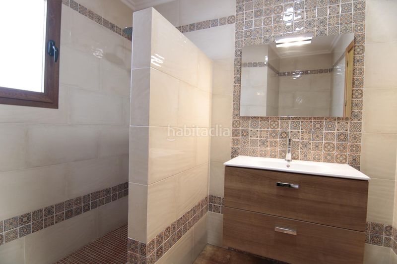 Foto 0c60a922-d925-47df-9a25-e99223acfa94. Casa adossada a Guaro