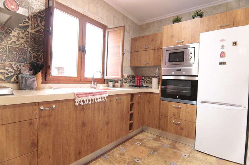 Foto 7ad5afd8-479c-4b7d-b29c-e74bb4c6d99d. Casa adossada a Guaro
