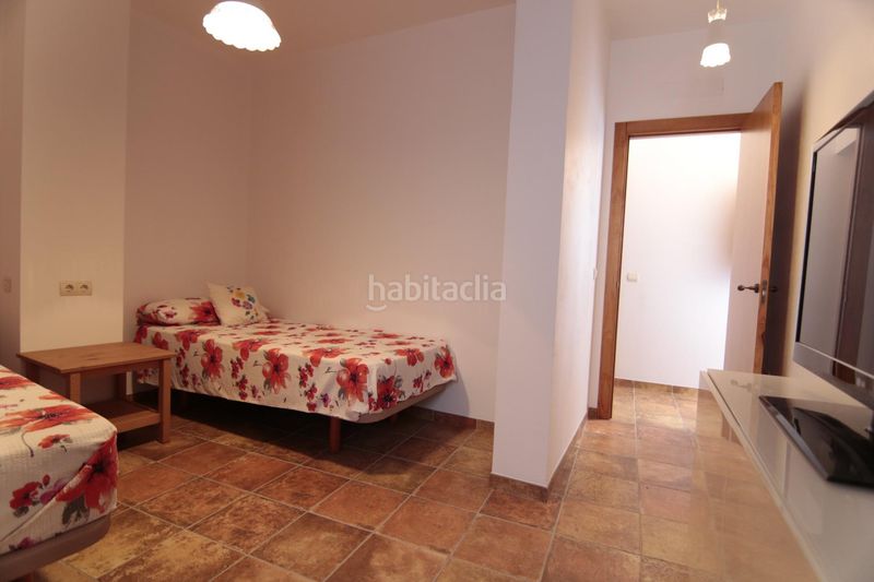 Foto ab187abf-a71b-43a9-96b1-94e0c4662a4d. Casa adossada a Guaro