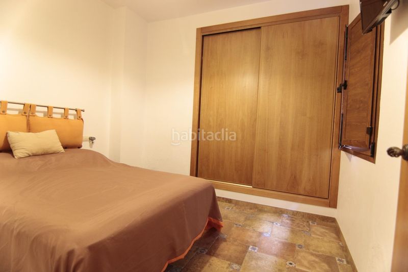 Foto b0da2740-9d04-4c6b-9149-85804fbf6f16. Casa adossada a Guaro