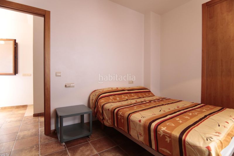 Foto b7102896-72b3-4824-b574-2a669d54a358. Casa adossada a Guaro