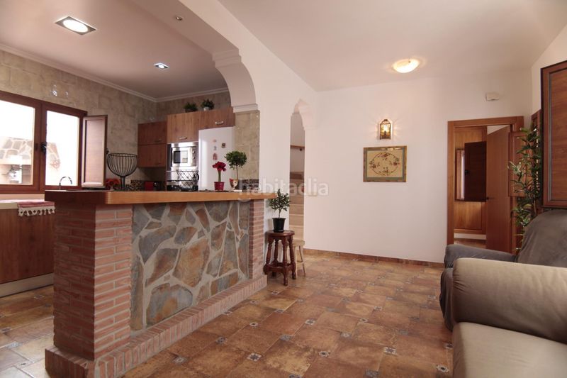 Foto be37abe3-0435-48ec-8b97-e525f65427fd. Casa adossada a Guaro