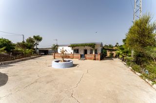 Casa  Poligono 30. Finca con casa en cartama