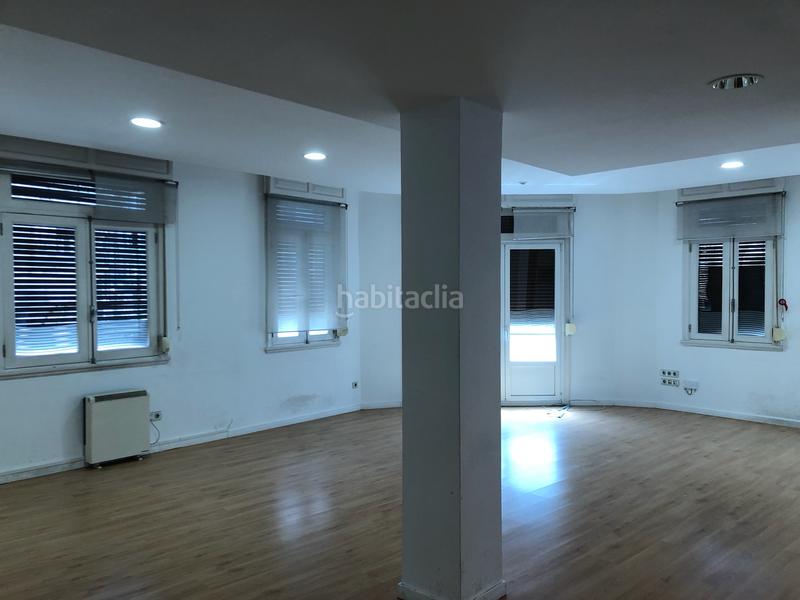 Foto 1f588955-6882-4ca0-97eb-8a3e756f45e2. Lloguer oficina a rúa do marqués de valladares 19 a Vigo