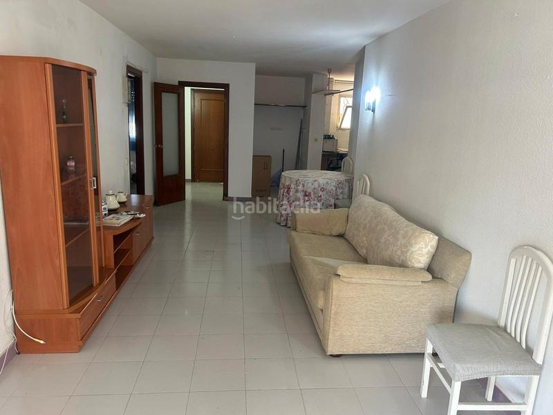 Foto cf6f2a42-56ba-4e79-8a0e-28e46fbe24a8. Piso  en platja La Pineda con vistas playa en Vila-seca