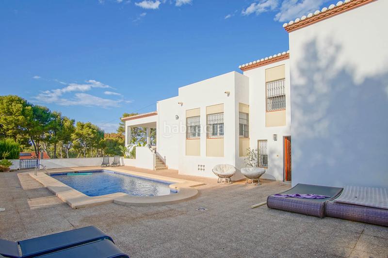 Foto d3a925a1-7a7f-42e3-b76e-a7bec525cacc. Chalet mit heizung parking pool in Las Rotas / Les Rotes Dénia