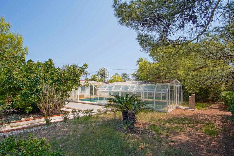 Foto 2f531299-ba47-4795-bdac-4ce0b85b6de6. Chalet mit parking pool in Las Rotas / Les Rotes Dénia