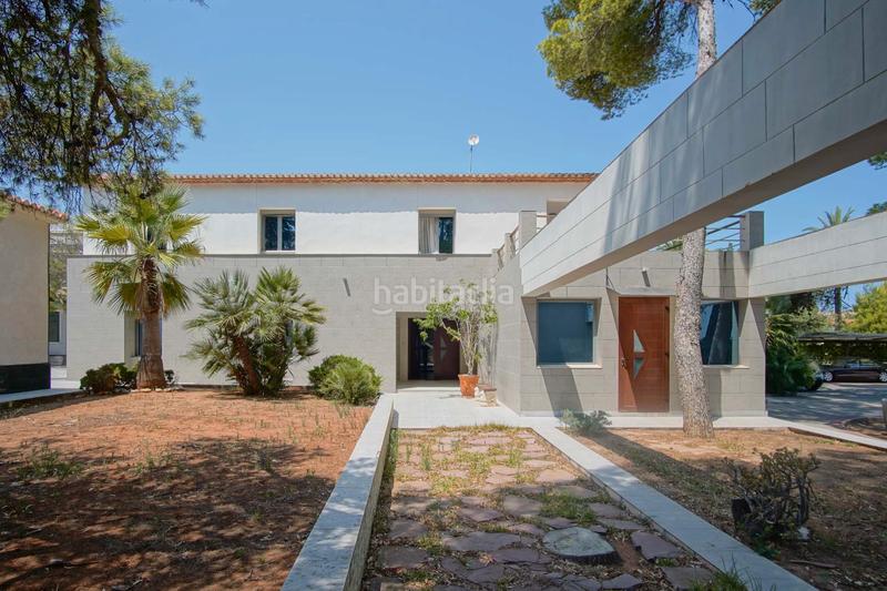 Foto bcefab25-8e36-4c72-90ee-bd487a636a28. Chalet mit parking pool in Las Rotas / Les Rotes Dénia