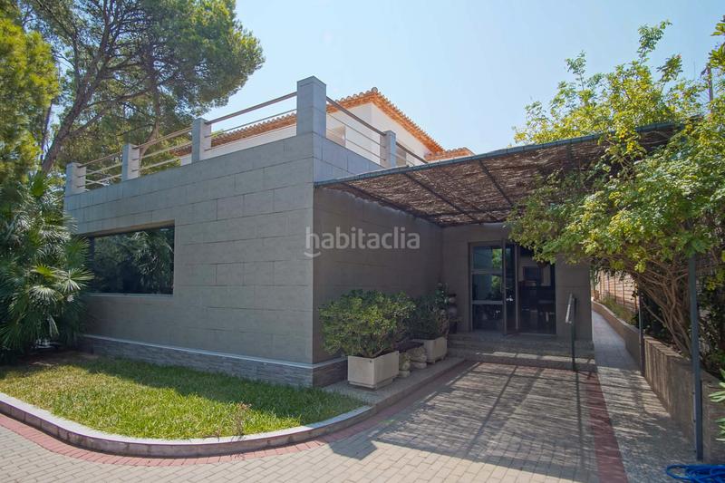 Foto f86e2efe-df4e-41ad-8316-ce3821b2aa59. Chalet mit parking pool in Las Rotas / Les Rotes Dénia