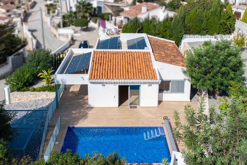 Foto d4c71f8f-a3ee-4743-987f-23351e9d1c9a. Xalet amb calefacció aparcament piscina a La Fustera Benissa