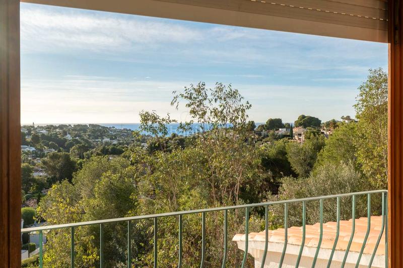 Foto 42efca34-eefe-4f4b-9589-02f792205dc6. Chalet avec parking piscine dans La Viña-Montemar-San Jaime Benissa