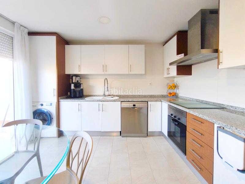 Foto b5af2e2a-0ae4-4371-a281-fb0d592aa9a2. Casa adosada en Miramar