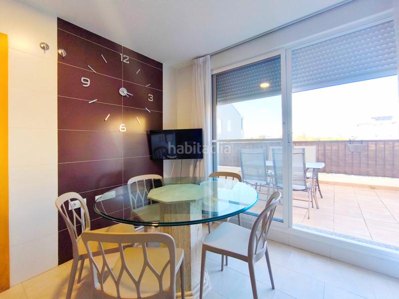 Foto f2f3d6e7-3293-4e3c-b679-72e7764b0cf7. Casa adosada en Miramar