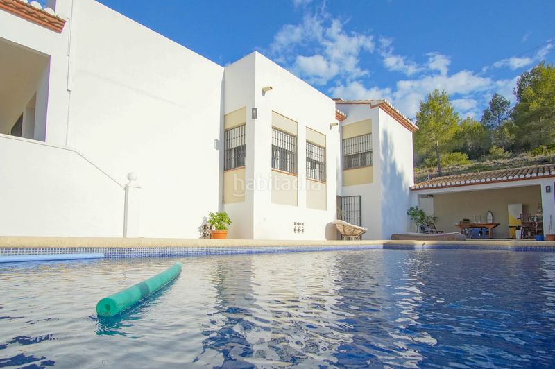 Foto a3d00108-6d2e-4b4e-a867-da1c3e165a4a. Xalet amb calefacció piscina a Las Rotas / Les Rotes Dénia