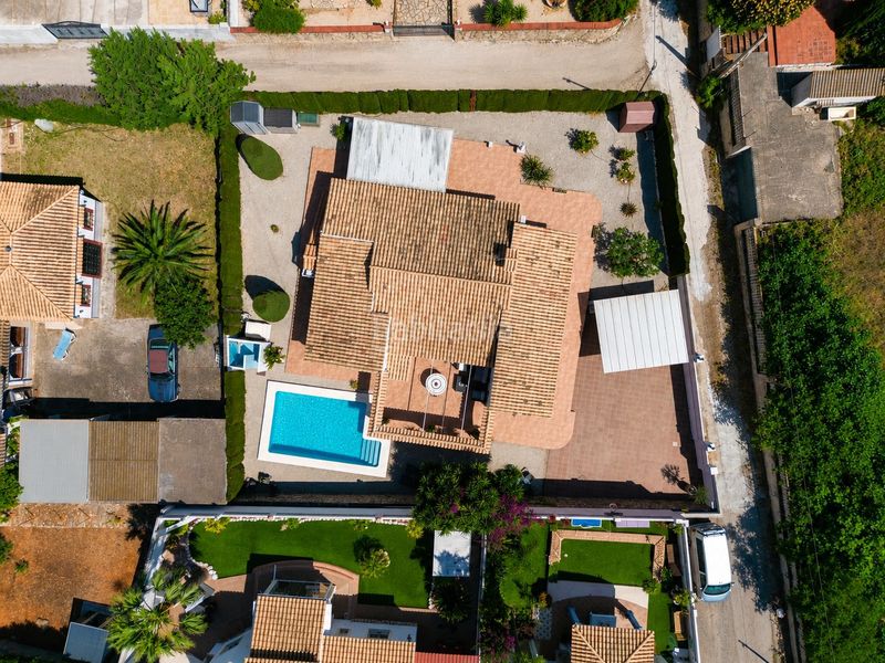Foto 44bea960-c9a8-40f4-87db-4a1b6ca4a3f4. Xalet amb calefacció aparcament piscina a El Montgó Dénia