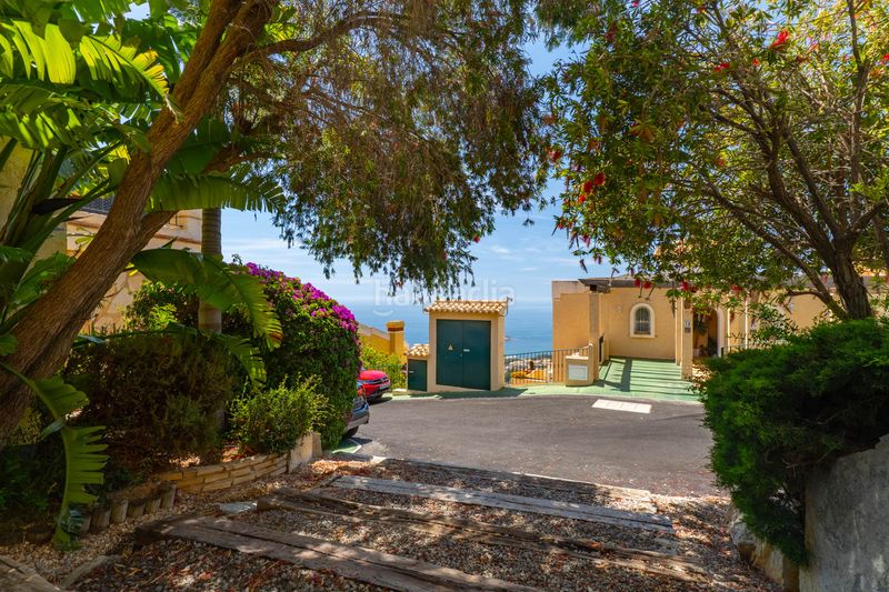 Foto c5dc2b18-e1c8-4344-a8e1-f74176aebfdd. Xalet amb calefacció aparcament piscina a Altea hills Altea