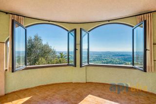 Xalet  Basilea. Dos hogares en uno gran finca con vistas al mar y apartamento de