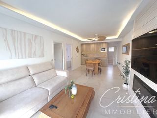 Apartament a Fenals. Apartamento reformado con licencia turística en platja daro