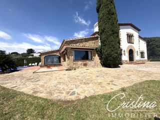 Mas à Urbanitzacions. Fantástica propiedad con vistas al mar a solo 5 minutos del cent
