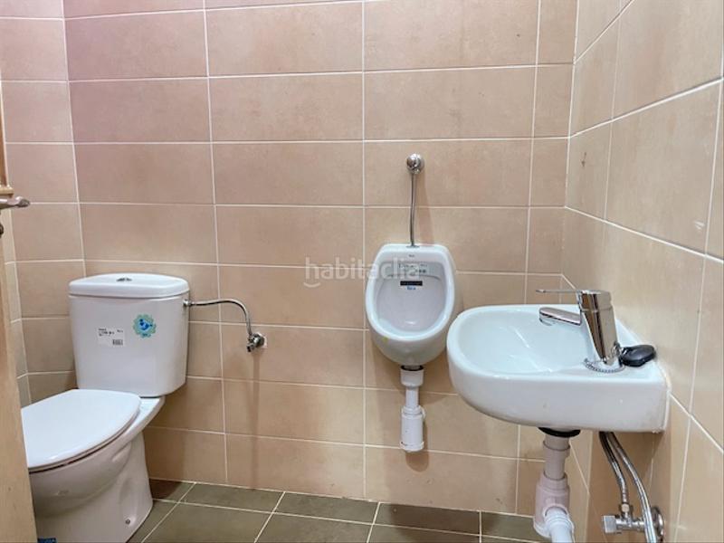 Foto a8d36818-e02a-44dd-850c-00eb7090f3bd. Location local commercial dans calle lópez gómez 20 dans Valladolid