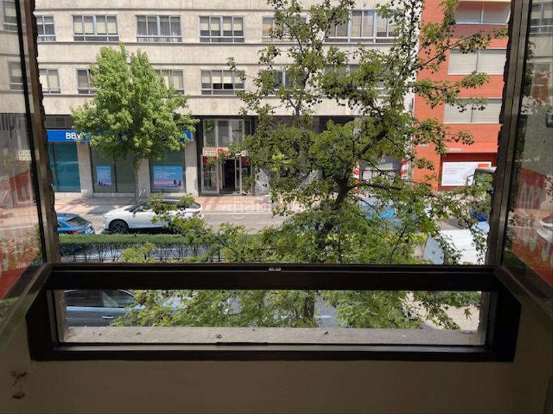 Foto 3eb83998-cb71-492b-a567-7c20cd43dca4. Oficina en calle del puente colgante 49 oficia junto Plaza de Toros en Valladolid