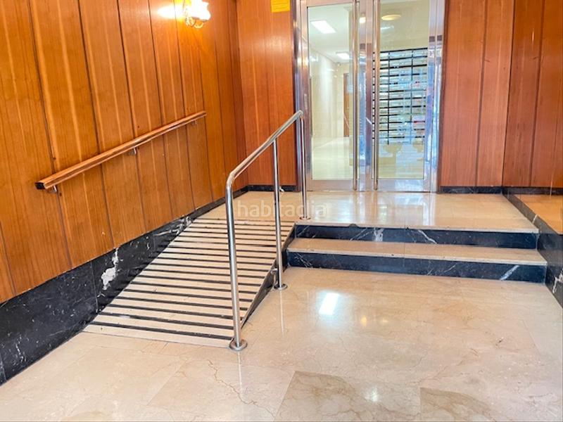 Foto dd6cb31d-13cd-46af-b05a-86b3df633bf8. Oficina en calle del puente colgante 49 oficia junto Plaza de Toros en Valladolid