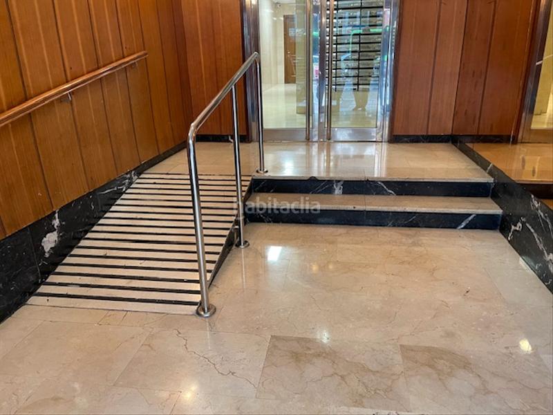 Foto e80eb8d0-2258-44bb-ac35-68ef668a06db. Oficina en calle del puente colgante 49 oficia junto Plaza de Toros en Valladolid