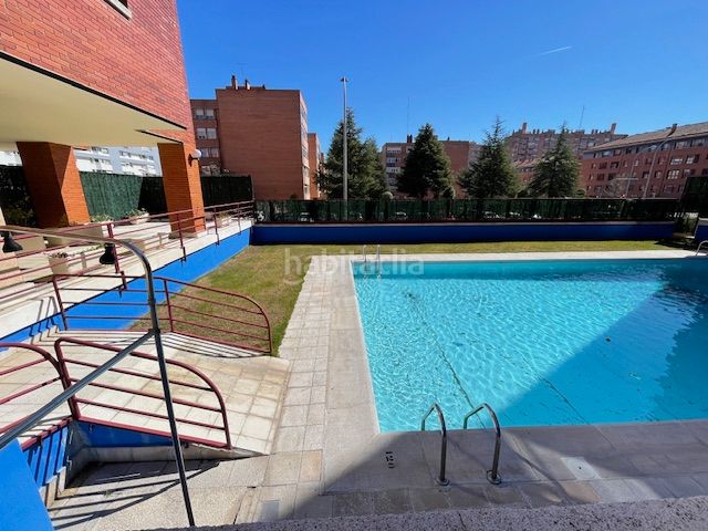 Foto 8a72516b-ca29-4155-b85b-2b028dcdbd19. Pis amb calefacció piscina a Parquesol Valladolid