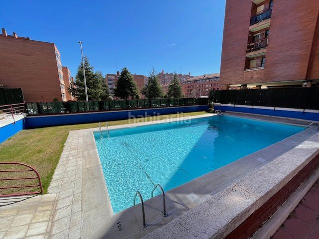 Foto ca6ee6c3-9113-426b-b9be-3d737dc016de. Pis amb calefacció piscina a Parquesol Valladolid