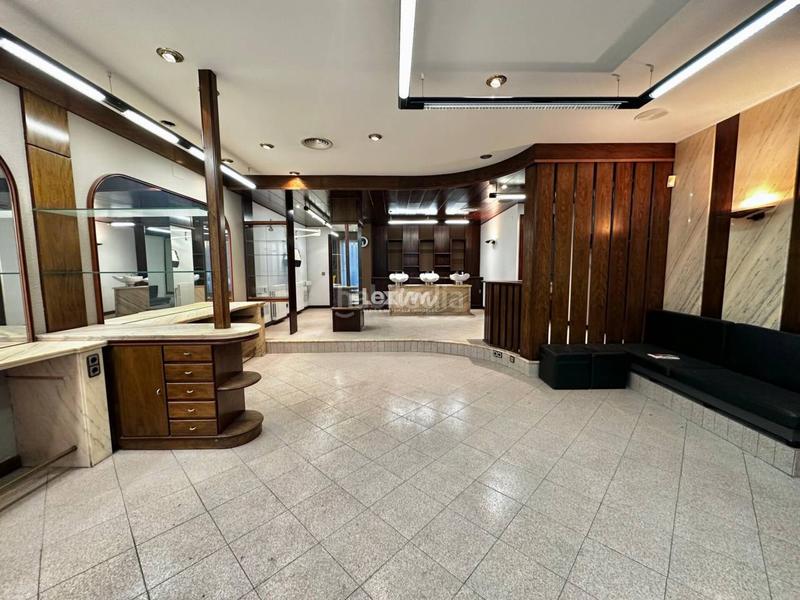 Foto a2666169-1ff8-4970-af3a-108cbfcf2dee. Local comercial a bases de Manresa - carretera de santpedor Manresa