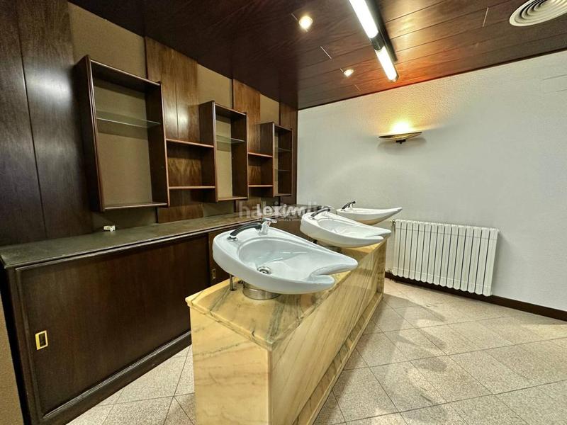 Foto d066f0ac-9cd7-4da9-a7a1-25e18137360d. Local comercial a bases de Manresa - carretera de santpedor Manresa